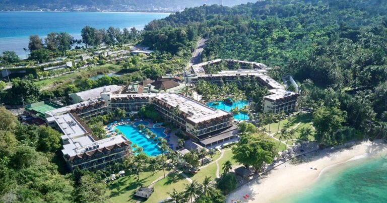 Phuket Marriott Resort & Spa, Merlin Beach